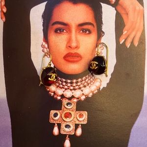 chanel gold cc red gripoix earrings